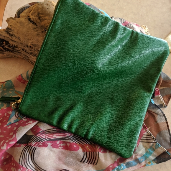 Hello Gorgeous clutch 2 for 20 - Picture 3 of 3